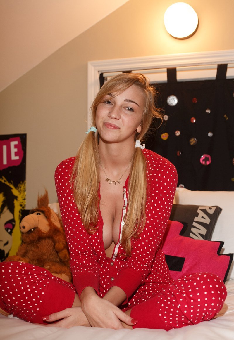 Шитька, 20 лет, 1 размер груди